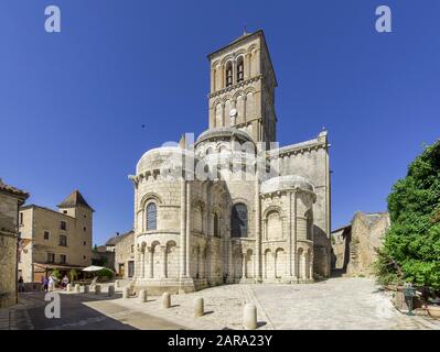 Église Saint-Pierre, Chauvigny, Département De Vienne, France Banque D'Images