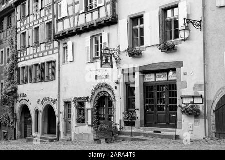 Restaurants, Maisons Anciennes, Riquewihr, Alsace, France, Europe Banque D'Images