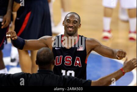 Pékin Beijing, Chine. 24 août 2008. RAU // BRYANT JUB F2408 RAU.JPG, BEIJING, CHINE, 08/24/2008, Kobe BRYANT, États-Unis, les États-Unis sont les champions olympiques de basket-ball, les finales de basket-ball pour hommes, ESPAGNE - États-Unis, SPA ESP - États-Unis, 107 - 118, Jeux olympiques d'été 2008 Beijing, Jeux olympiques d'été 2008 à Beijing, | usage mondial crédit: DPA/Alay Live News Banque D'Images