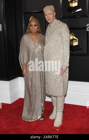 Los Angeles, Californie, États-Unis. 26 janvier 2020. Geraldine Ross, Shaun Ross arrivent au 62ème tapis rouge annuel Grammy Awards qui s'est tenu au Staples Center le 26 janvier 2020 à Los Angeles, Californie, États-Unis. (Photo de Athanlee B. Mirador/Sipa USA) crédit: SIPA USA/Alay Live News Banque D'Images