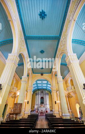 Vue intérieure de l’église Saint-Augustin, créée pour la première fois par les prêtres hispanophones en 1591. Macao, Chine. Banque D'Images