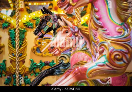 Carrousel, merry go round, à Noël, fête foraine, Winter Wonderland, à Londres Banque D'Images