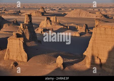 En route dans Wu ste Lut (Dascht-e Lut) à l'est de la ville de Kerman en Iran, prise le 30 novembre 2017. | utilisation dans le monde entier Banque D'Images