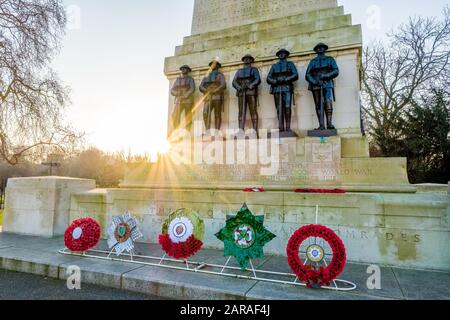 The Guards Memorial, également connu sous le nom de Guards Division War Memorial, près de Horse Guards Parade, Londres, Royaume-Uni Banque D'Images