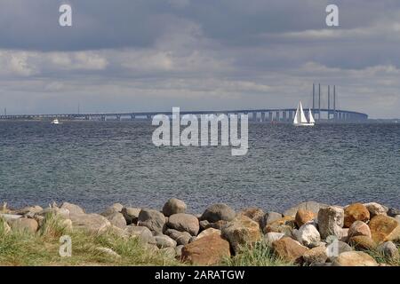 PONT D'ORESUND RELIANT LE DANEMARK ET LA SUÈDE. Banque D'Images