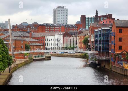 Leeds UK - Les Appels, ancien entrepôt industriel sur la rivière aire. Aujourd'hui, la surface de lissage a été redéveloppée. Banque D'Images