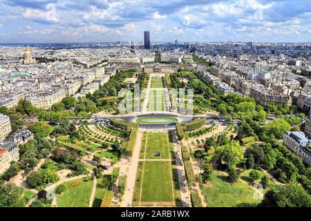 Champ de Mars à Paris, France. Vue aérienne. Banque D'Images