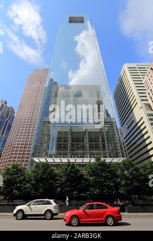 Philadelphie, USA - 11 juin 2013 : Comcast Center building de Philadelphie. À compter de 2012 le 297m de haut gratte-ciel est le plus grand bâtiment de Philadelphie en Banque D'Images