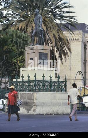 Statue De Lord Nelson, Place Nationale Des Héros, Anciennement Place Trafalgar, Bridgetown, Barbade, Caraïbes. Vers 1989 Banque D'Images