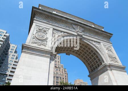 New York City - Washington Square Arch. Monument dans le quartier de Greenwich Village. Banque D'Images