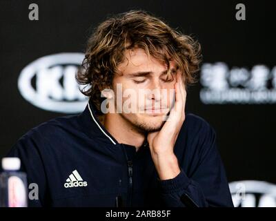 Melbourne, Australie. 27 janvier 2020. Alexander Zverev, de l'Allemagne, parle aux médias après sa quatrième victoire au tournoi de tennis australien Open Grand Chelem de Melbourne, en Australie. Frank Molter/Alay Live News Banque D'Images