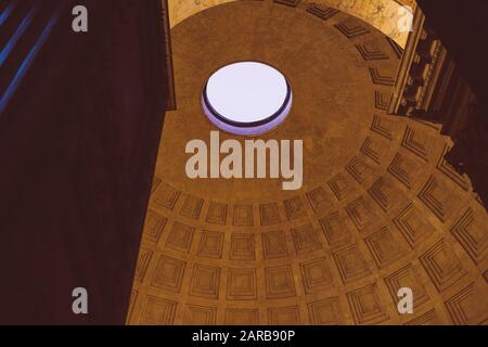 Rome, Italie - 31 Décembre 2019 : Dôme Du Panthéon, Rome, Italie Banque D'Images