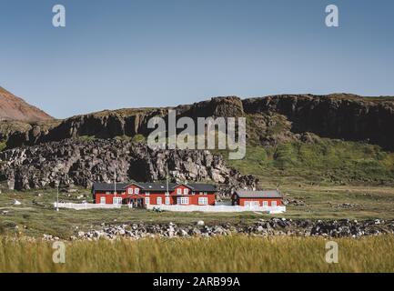 Groenland, août 2019 : vue vers la station de recherche sur l'arctique Station de recherche sur l'Arctique à Qeqertarsuaq, île Disko, au Groenland. Propriété et géré par Banque D'Images