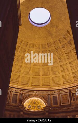 Rome, Italie - 31 Décembre 2019 : Dôme Du Panthéon, Rome, Italie Banque D'Images