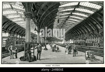 Quais 3 et 4 à la gare de York, Yorkshire, Angleterre. Banque D'Images