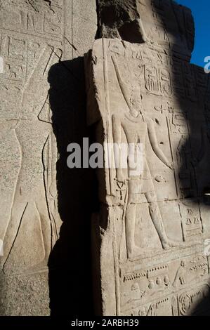 Louxor, Egypte. 12 février 2009 inscriptions pharaoniques sur les ruines égyptiennes anciennes à côté du Nil à Louxor, Egypte. Banque D'Images