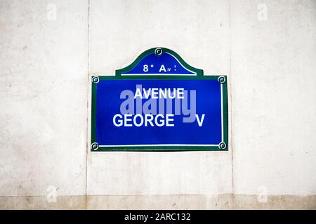 Avenue George V, panneau de rue à Paris, France Banque D'Images