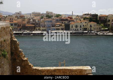 Vue panoramique du port vénitien de la Canée en Grèce ciel nuageux Banque D'Images