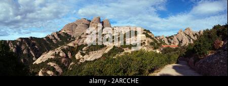 Les célèbres montagnes de la chaîne de Monserrat en Espagne Banque D'Images