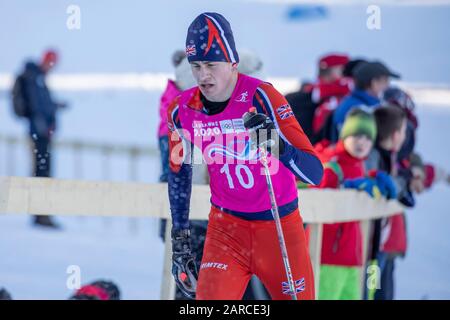 James Slimon (17) de l’équipe GB au ski de fond Classique pour hommes de 10 km lors des Jeux Olympiques de la Jeunesse de Lausanne 2020 le 21 janvier 2020. Banque D'Images