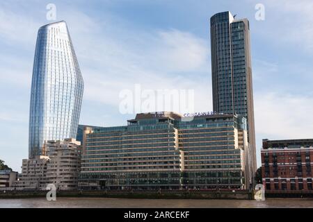 Vue sur Sea Containers House vue de la rive nord de la Tamise à Londres Banque D'Images