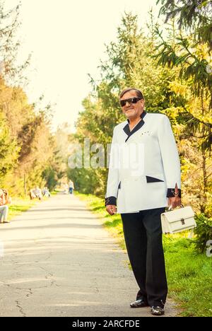 Portrait d'un homme âgé. Park Ukraine Lutsk 19-09-2014. Banque D'Images