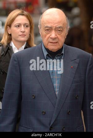 Mohamed Al-Fayed a comparu en 2007 devant la Haute Cour de Londres lors de l'enquête sur la mort de son fils Dodi Fayed et de la princesse Diana. Banque D'Images