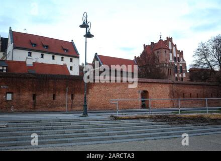 Pologne, TORUN- 12 décembre 2020: Boulevard Philadelphie sur la Vistule, Torun, Pologne Banque D'Images