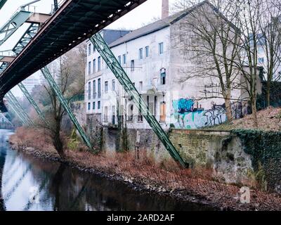 Wuppertal Schwebebahn Banque D'Images