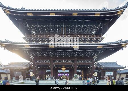 Porte du fondateur (Goei-do Mon), construite en 1911, temple Higashi Honganji, Kyptp, Japon Banque D'Images