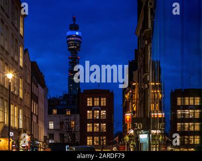 BT Tower Londres. BT Tower à Fitzrovia Londres avec le nouveau logo BT 2019. La tour BT a ouvert ses portes en 1965. Banque D'Images