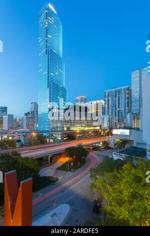 Vue Sur Le Centre-Ville De Miami Depuis La Station Metrorail, Miami, Floride, États-Unis D'Amérique, Amérique Du Nord Banque D'Images