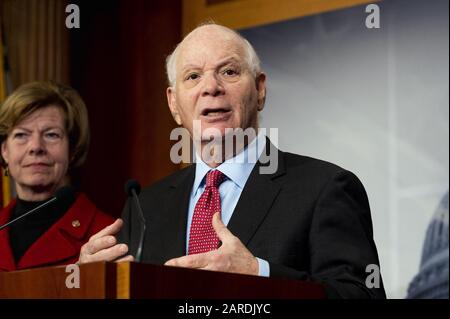 Washington, DC, États-Unis. 27 janvier 2020. 27 janvier 2020 - Washington, DC, États-Unis: Le sénateur américain BEN CARDIN (D-MD) discute de la destitution lors d'une conférence de presse. Crédit: Michael Brochstein/Zuma Wire/Alay Live News Banque D'Images