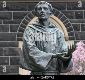 Statue De Saint François D'Assise, Cathédrale Saint-Patrick, Est De Melbourne Banque D'Images