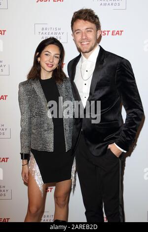 Londres, Royaume-Uni. 27 janvier 2020. Roman Kemp et Anne-Sophie Flury assistent aux prix À Emporter britanniques qui se tiennent à l'hôtel Savoy, The Strand à Londres. Crédit: Sopa Images Limited/Alay Live News Banque D'Images