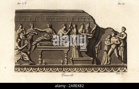 Etrusques dans des guirlandes reposant sur des canapés à la fête. Les serviteurs apportent de la nourriture et du vin, tandis que les musiciens jouent du lyre, des panpipes et de la flûte. Ils étaient connus comme des Etrusques de graisse (obesus Etruschi) ou des Tyrrhniens de graisse (pinguis Tyrrenus). Convito. Gravure en copperplate de couleur à la main par Corsi des costumes de Giulio Ferrario anciens et Modernes des peuples du monde, il Costume Antico e Moderno, Florence, 1843. Banque D'Images