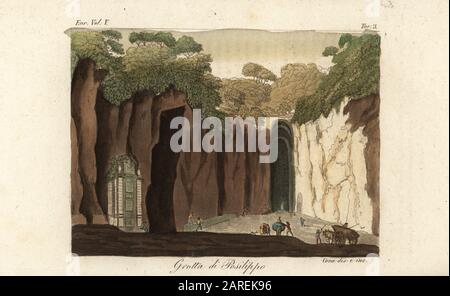 Vue sur la crypte napolitaine ou la Crypta Neapolitana, ancien tunnel routier romain reliant Naples à Pozzuoli sur La Via Domiziana, Italie. Grotta di Posilippo. Copperplate colorée gravée et dessinée par Corsi à partir des costumes de Giulio Ferrario ancien et Moderne des peuples du monde, il Costume Antico e Moderno, Florence, 1843. Banque D'Images