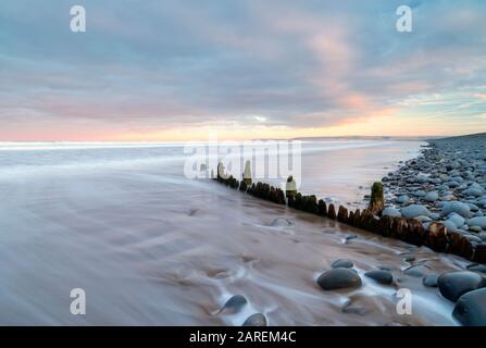 Vers L'Ouest Ho ! Plage , North Devon, Royaume-Uni Banque D'Images