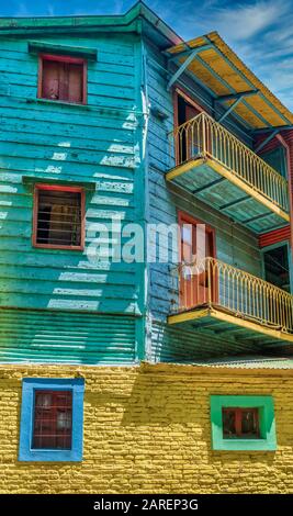 Des scènes colorées de rue de Caminto à la Boca, le plus ancien quartier de classe ouvrière de Buenos Aires, en Argentine. Banque D'Images