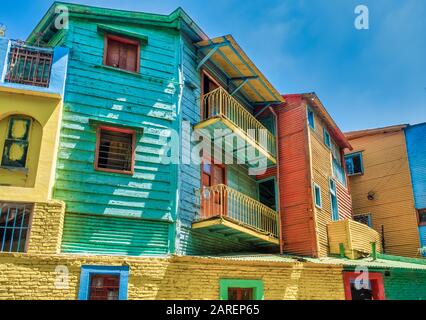 Des scènes colorées de rue de Caminto à la Boca, le plus ancien quartier de classe ouvrière de Buenos Aires, en Argentine. Banque D'Images