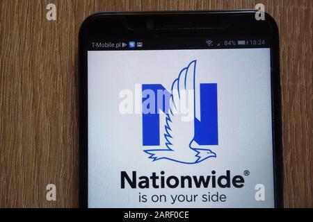 Logo national affiché sur un smartphone moderne Banque D'Images
