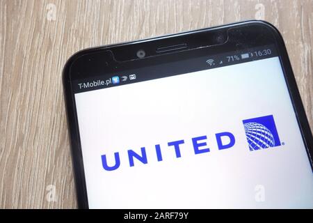 Logo United Continental Holdings affiché sur un smartphone moderne Banque D'Images