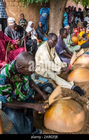 Cérémonie De Voodoo À Dogondoutchi, Niger, Afrique De L'Ouest, Afrique Banque D'Images