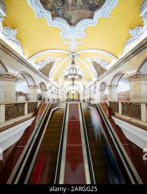 Intérieur De La Station De Métro Komsomoloskaya, Moscou, Oblast De Moscou, Russie, Europe Banque D'Images