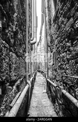 Ruelle cachée et étroite dans la neuveville Banque D'Images