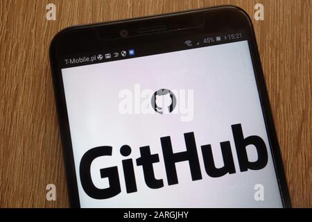 Logo GitHub affiché sur un smartphone moderne Banque D'Images