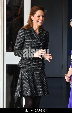 Londres, Royaume-Uni. 28 janvier 2020. Catherine Duchesse de Cambridge, visite un atelier créatif organisé par la National Portrait Gallery, dans le cadre du programme offert à l'Evelina London Children's Hospital London, Royaume-Uni - 28 janvier 2020 crédit: Nils Jorgensen/Alay Live News Banque D'Images