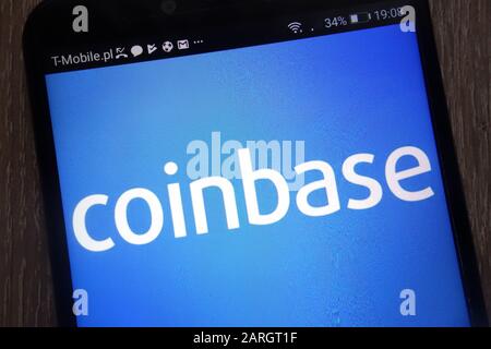 Logo Coinbase affiché sur un smartphone moderne Banque D'Images