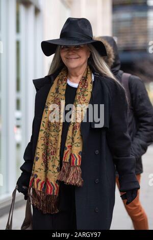 Koo Stark à l'extérieur de l'édifice Rolls, devant les tribunaux royaux de justice, dans le centre de Londres, avant une audience au procès de la Haute Cour avec l'ancien associé Warren Walker. Banque D'Images