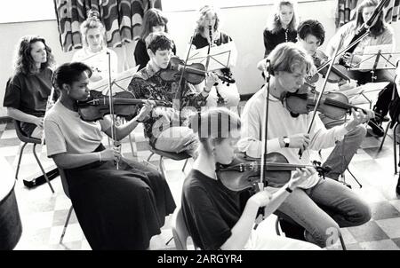 Orchestre scolaire, Nottingham, Royaume-Uni 1991 Banque D'Images